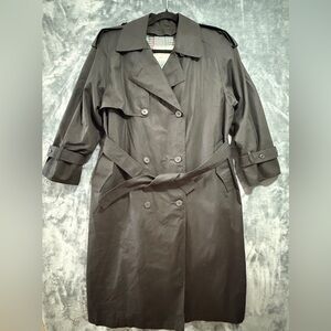 Vintage London Towne Women's
Trench Coat Belt Breasted size 6Pet
